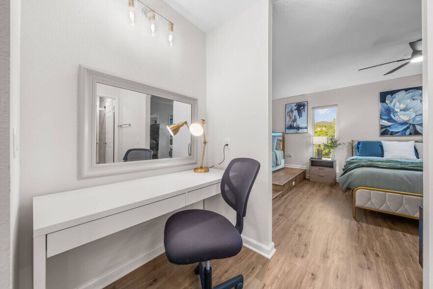 Building Photo - 13737 Via Tres Vistas