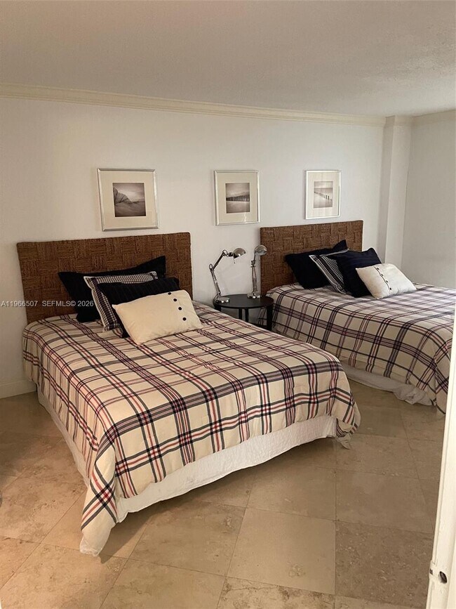 Building Photo - 5555 Collins Ave