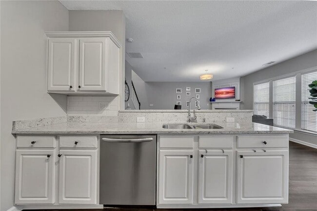 Building Photo - 254 Regent Square