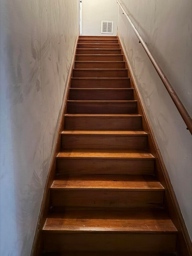 Building Photo - 531 NE 2nd St