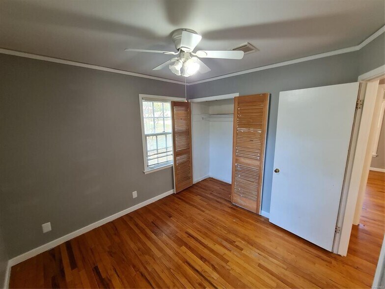 Building Photo - 959 Green Ridge Ct