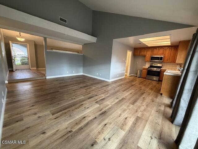 Building Photo - 2163 Timberlane Ave