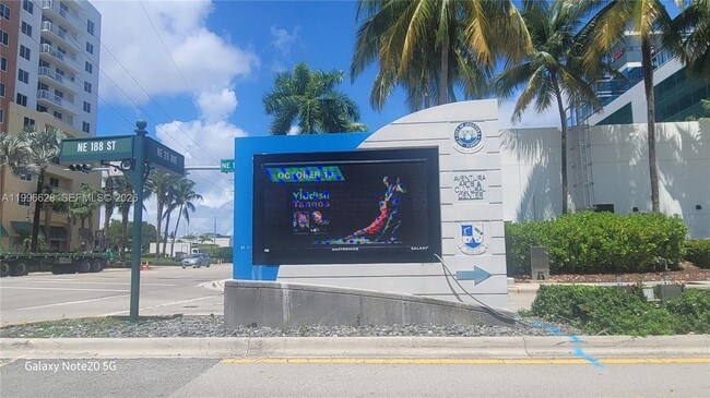 Building Photo - 2961 NE 185th St