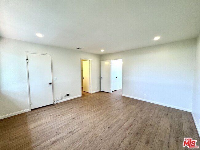 Building Photo - 7756 Sailboat Cir