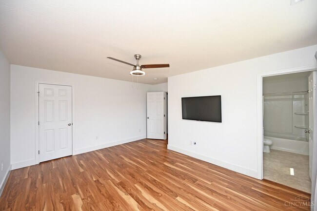 Building Photo - 5595 Noble Ct
