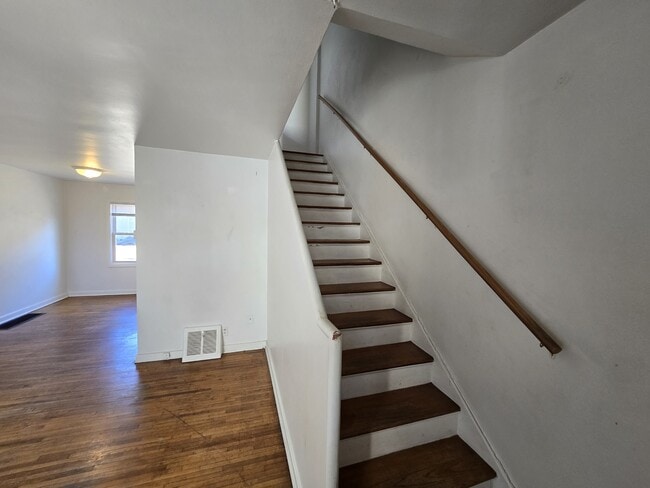 Building Photo - 235 Madison St