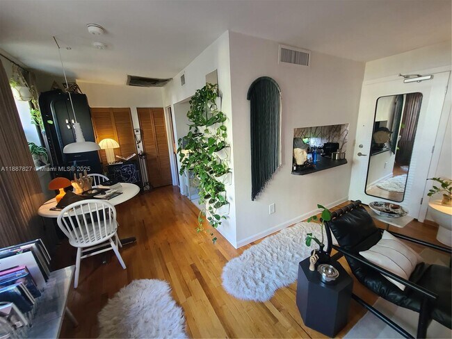 Building Photo - 1308 Drexel Ave