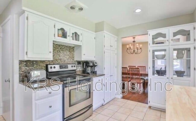 Building Photo - 7110 Murray Ln