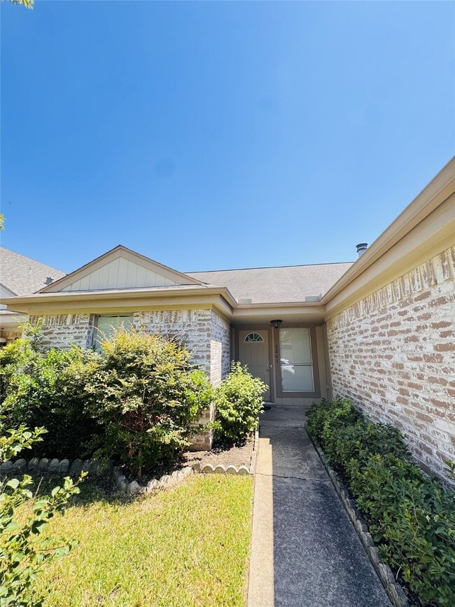 Building Photo - 6203 Havendale Dr