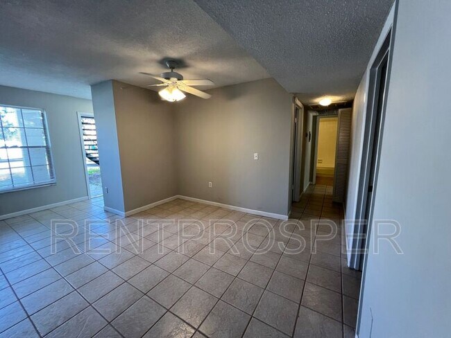 Building Photo - 6075 Village Cir