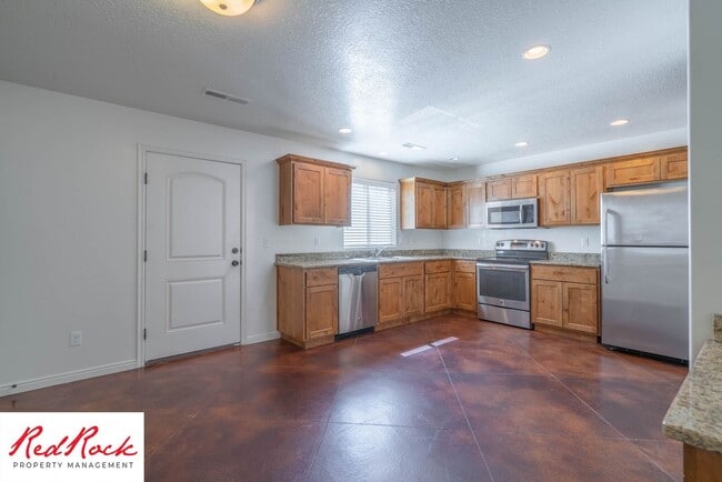 Building Photo - 2801 E 450 N