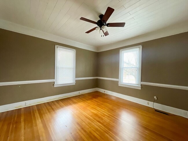 Building Photo - Olympia