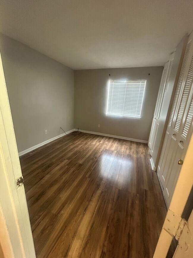 Building Photo - Modern Conveniences & Entertainment, All Within Your Reach.