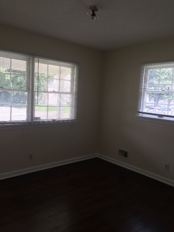 Building Photo - 1400 Sale Ave