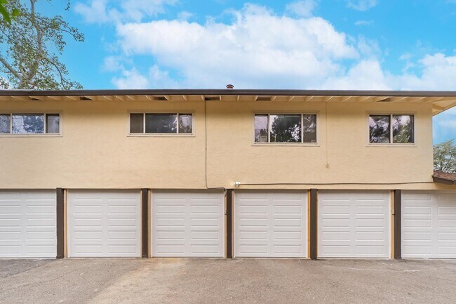 Building Photo - 22434 Salem Ave