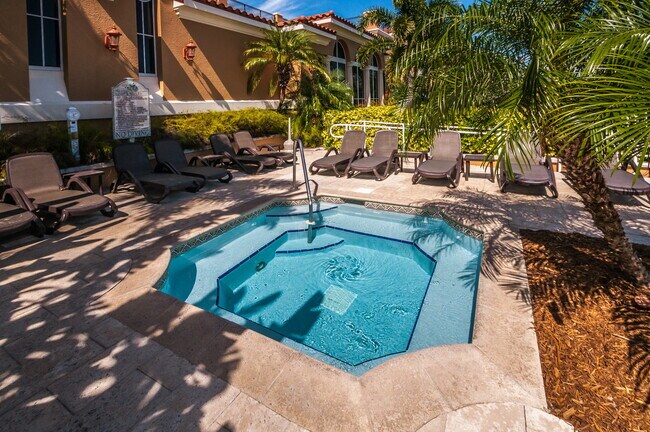 Building Photo - 521 Mandalay Ave