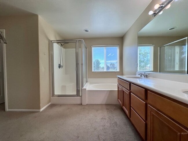 Building Photo - 4 Bedroom Menifee home on Menifee Lakes Go...