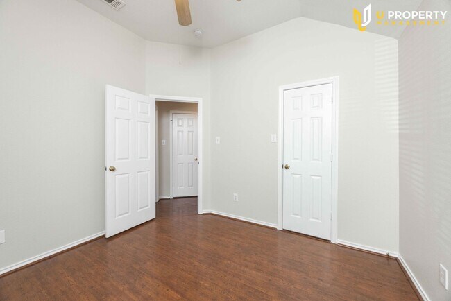 Building Photo - What's special