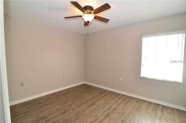 Building Photo - 106 S Primrose Dr
