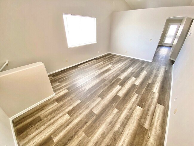 Building Photo - STUNNING 2 BEDROOM, 2 BATH CONDO LOCATED I...