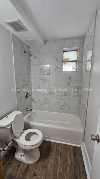 Building Photo - 604 W 18th St