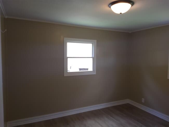 Building Photo - 1944 Elm St