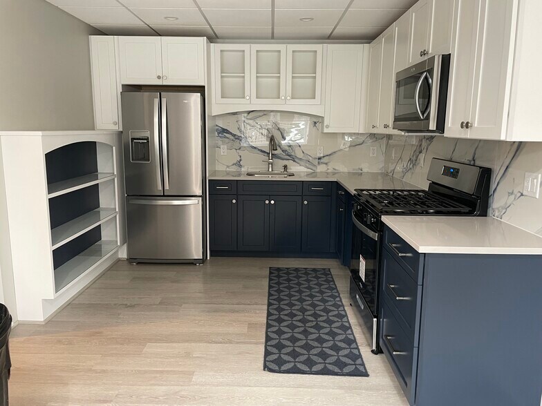 Building Photo - 72 Highview Ave