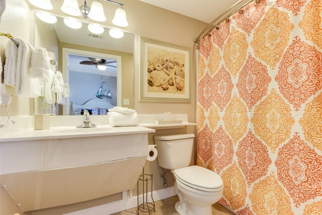 Building Photo - 9900 S Thomas Dr