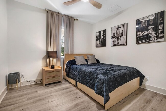 Building Photo - 2412 Surrey St