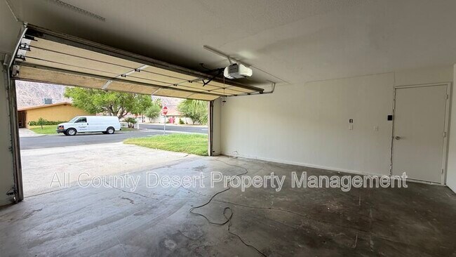 Building Photo - 52020 Avenida Mendoza