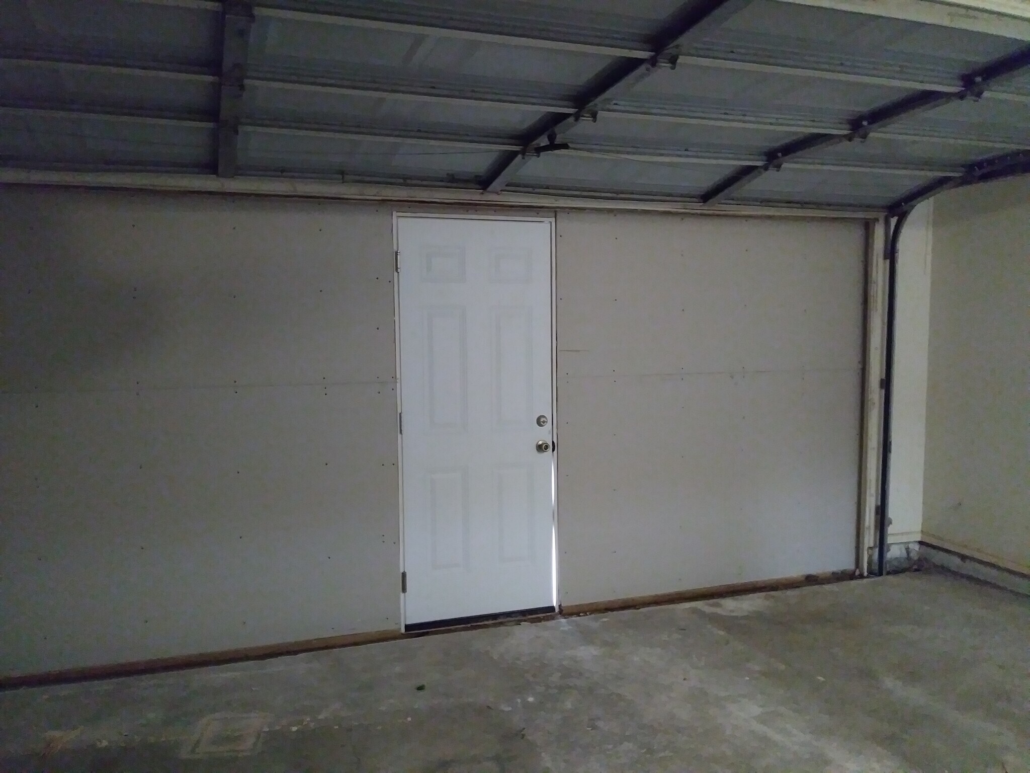 Garage - 2381 Hamburg St