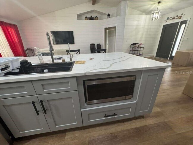 Building Photo - 2045 Jan Lan Blvd