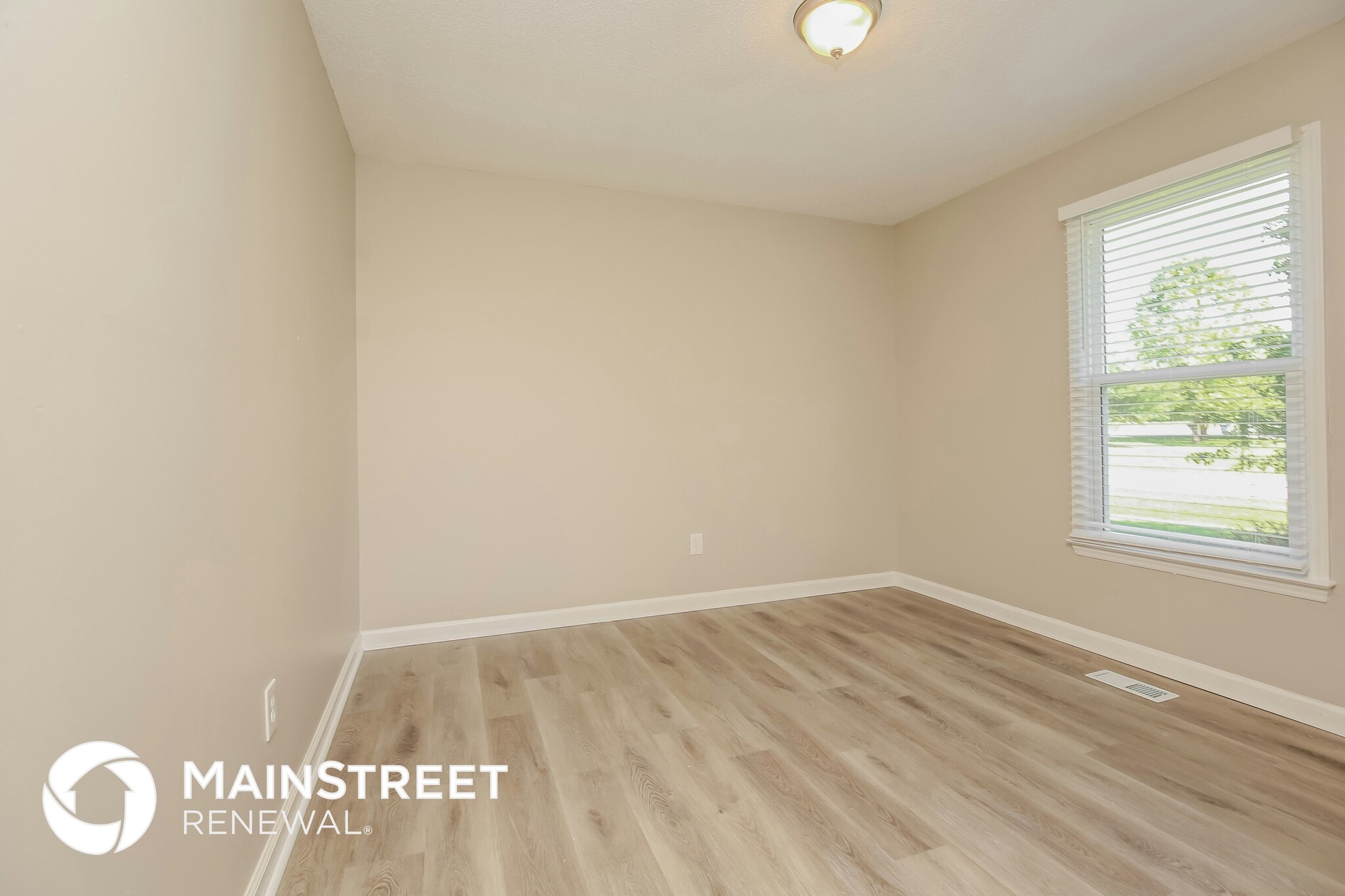 Building Photo - 5375 Candy Cane Ct