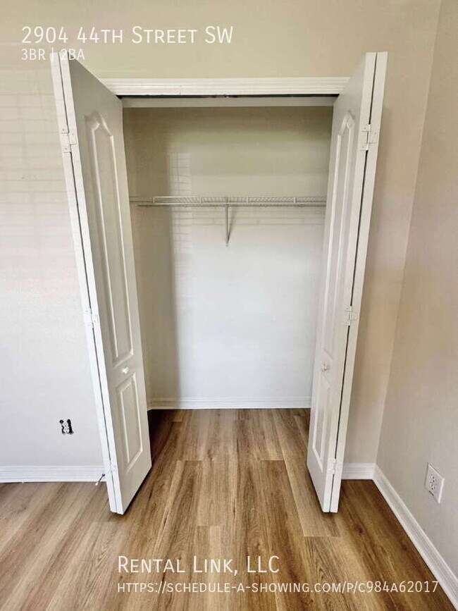 Building Photo - 2904 44th St SW