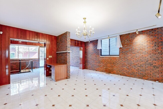 Building Photo - 71 Lubec St