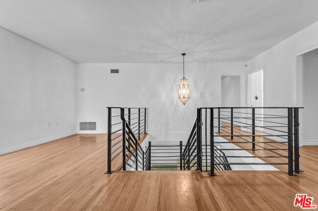 Building Photo - 1801 Buckingham Rd