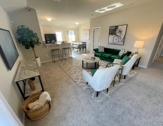 Building Photo - 10620 Pine Wy