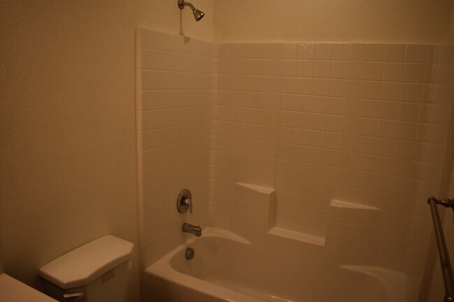 Building Photo - 4457 Jennifer Wy