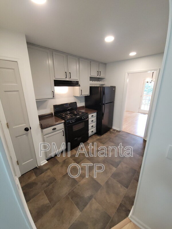 Building Photo - 1782 Millview Dr NE