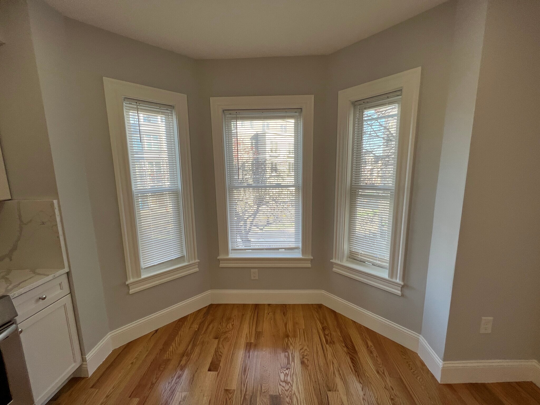 Building Photo - 372 Oxford St