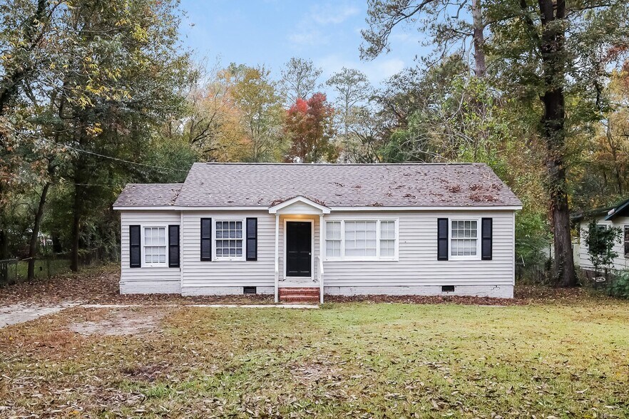 Building Photo - 4365 Pinebrook Dr