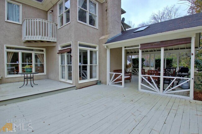 Building Photo - 404 Burgess Point