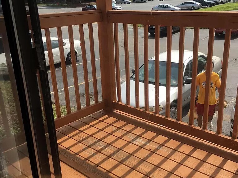 Building Photo - 8 Lancelot Court