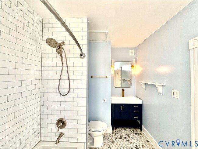 Building Photo - 14 N Davis Ave