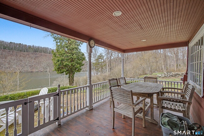 Building Photo - 75 Lake Lillinonah Rd N