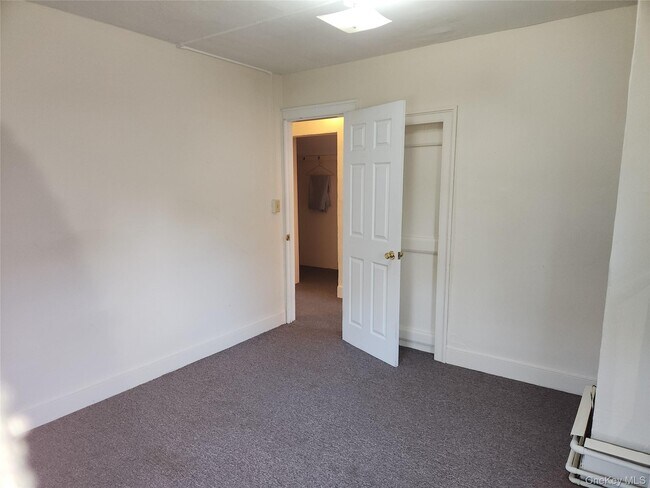 Building Photo - 5635-5639-5639 NY-82