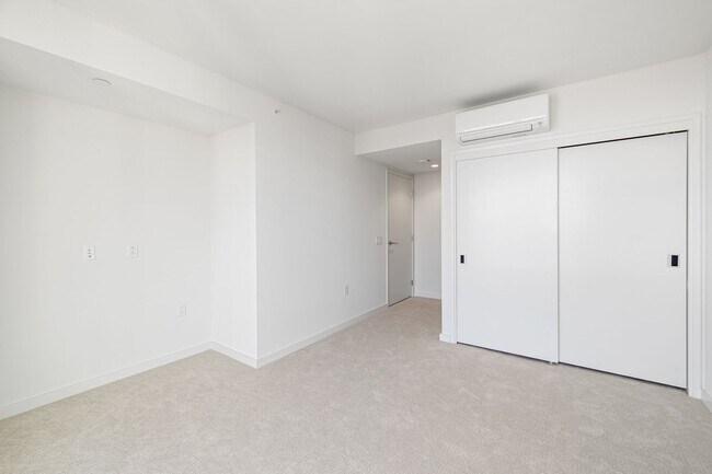 Building Photo - 2342