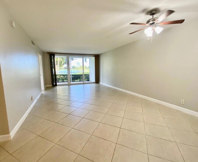 Building Photo - 3051 N Course Dr