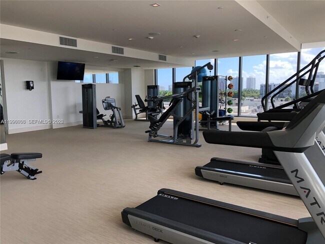 Building Photo - 2960 NE 207th St