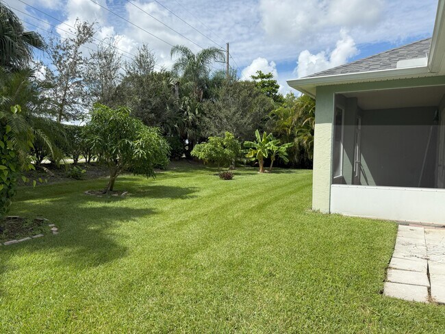 Building Photo - 1203 Scarlet Oak Cir